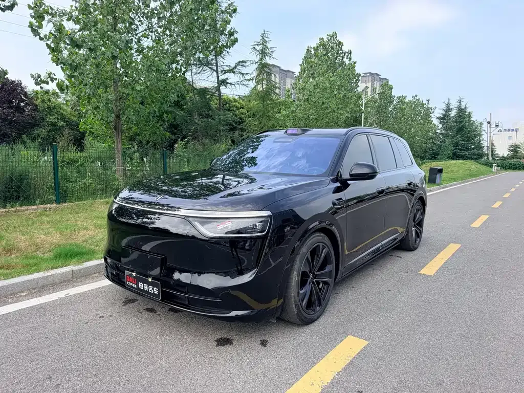 2025 Aito M8 EREV Ultra 53.4kWh 5-seat 192-line LiDAR