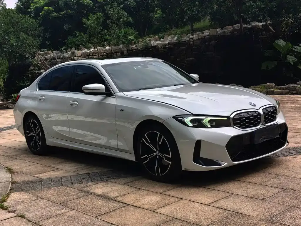 2023 BMW 3 Series 325i M Sport Package