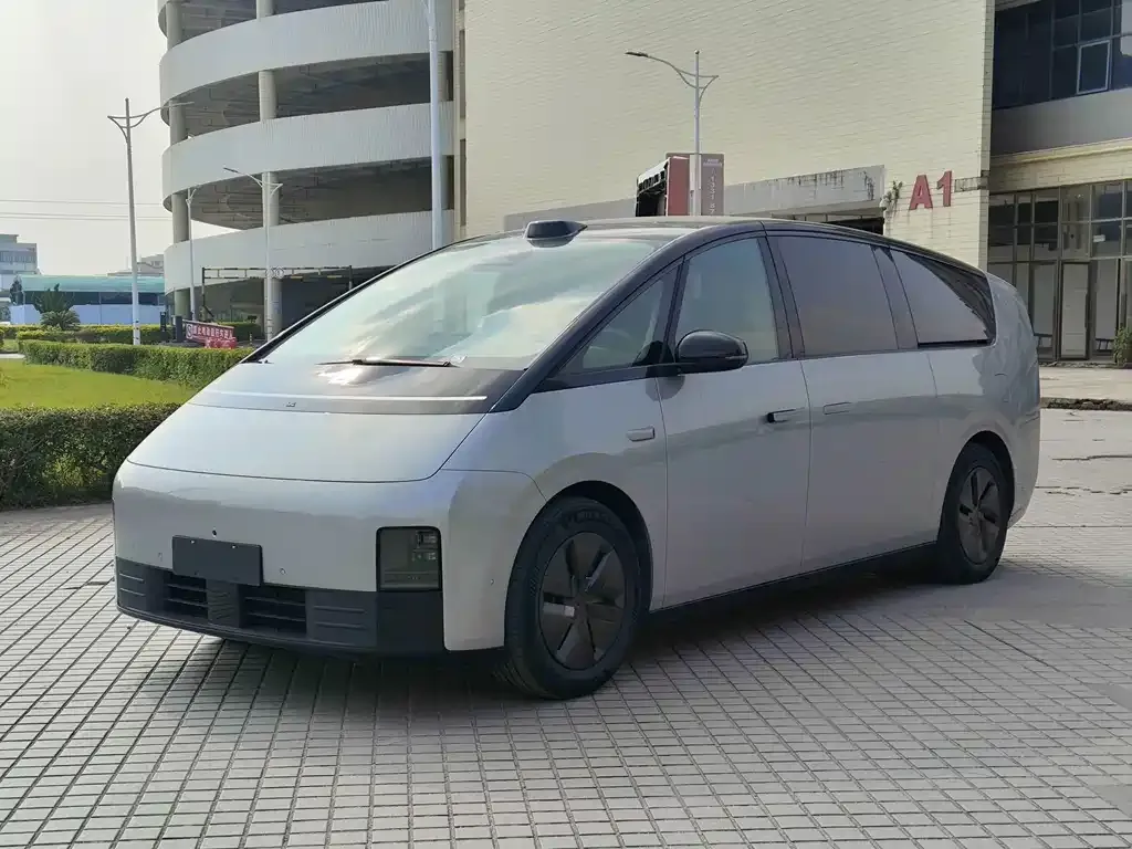 2024 Li Auto MEGA Ultra