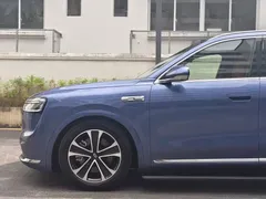 2026 Aito M7 EREV Ultra 4WD 5-seat 192-line Lidar, синий — фото 7