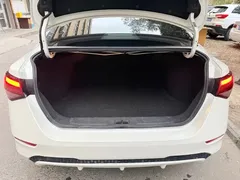 2021 Nissan Sylphy 1.6L XE CVT, белый — фото 17
