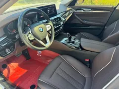 2021 BMW 5 Series 525Li Luxury Package, белый — фото 7