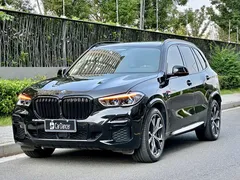 2021 BMW X5 xDrive40i Premium M Sport Package, чёрный — фото 1