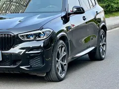 2021 BMW X5 xDrive40i Premium M Sport Package, чёрный — фото 4