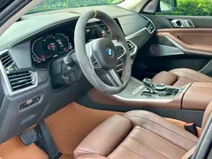 2021 BMW X5 xDrive40i Premium M Sport Package, чёрный — фото 9