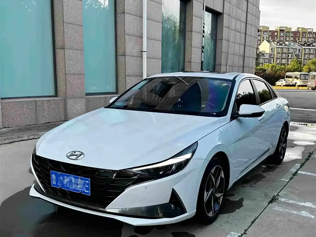 2022 Hyundai Elantra 1.5L CVT LUX Premium