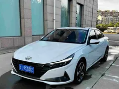2022 Hyundai Elantra 1.5L CVT LUX Premium, белый — фото 1