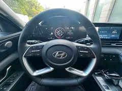 2022 Hyundai Elantra 1.5L CVT LUX Premium, белый — фото 9