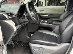 2021 Toyota Sienna 2.5L Hybrid Comfort, белый — фото 7