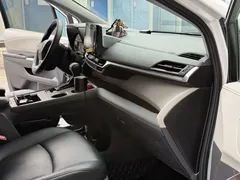 2021 Toyota Sienna 2.5L Hybrid Comfort, белый — фото 9
