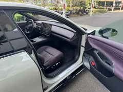2026 Xiaomi SU7 RWD Standard, белый — фото 7