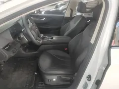 2024 Hongqi E-QM5 450km Mobility, белый — фото 15