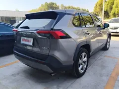 2021 Toyota RAV4 2.0L CVT 2WD Fashion Plus — фото 13