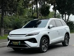 2025 BYD Song Pro 2nd Gen Smart Driving DM-i PHEV 75km Leading, белый — фото 1