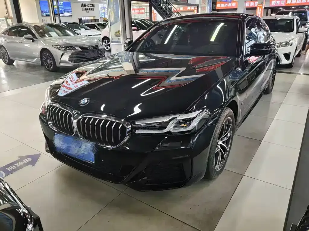 2022 BMW 5 Series 525Li M Sport Package