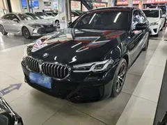 2022 BMW 5 Series 525Li M Sport Package, чёрный — фото 1