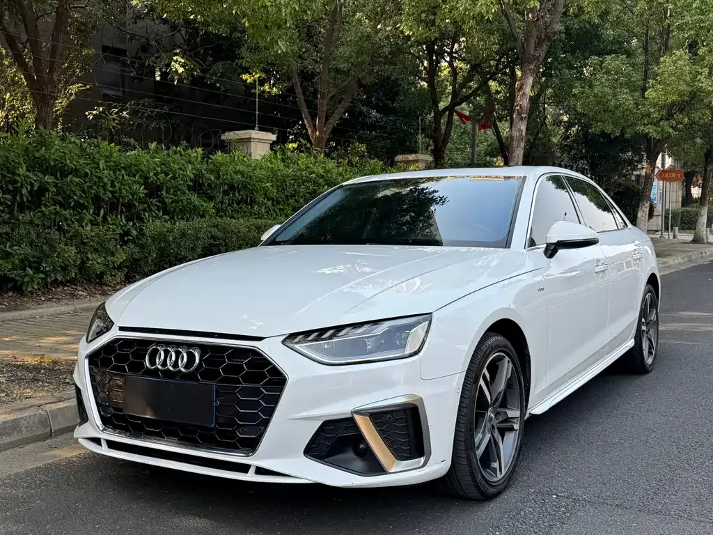 2020 Audi A4L 40 TFSI quattro Luxury Dynamic