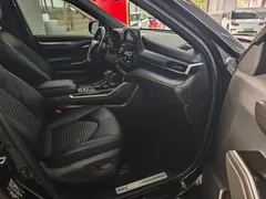 2021 Toyota Crown Kluger 2.5L HEV 4WD Premium, чёрный — фото 7