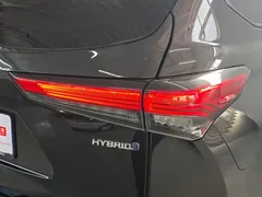 2021 Toyota Crown Kluger 2.5L HEV 4WD Premium, чёрный — фото 20