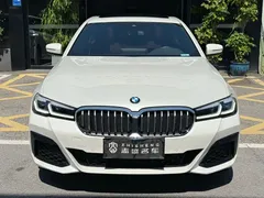 2021 BMW 5 Series 530Li Leading M Sport Package, белый — фото 2