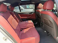 2021 BMW 5 Series 530Li Leading M Sport Package, белый — фото 11