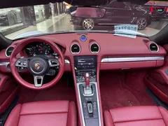 2022 Porsche 718 Boxster 2.0T, белый — фото 13