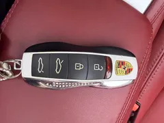 2022 Porsche 718 Boxster 2.0T, белый — фото 19
