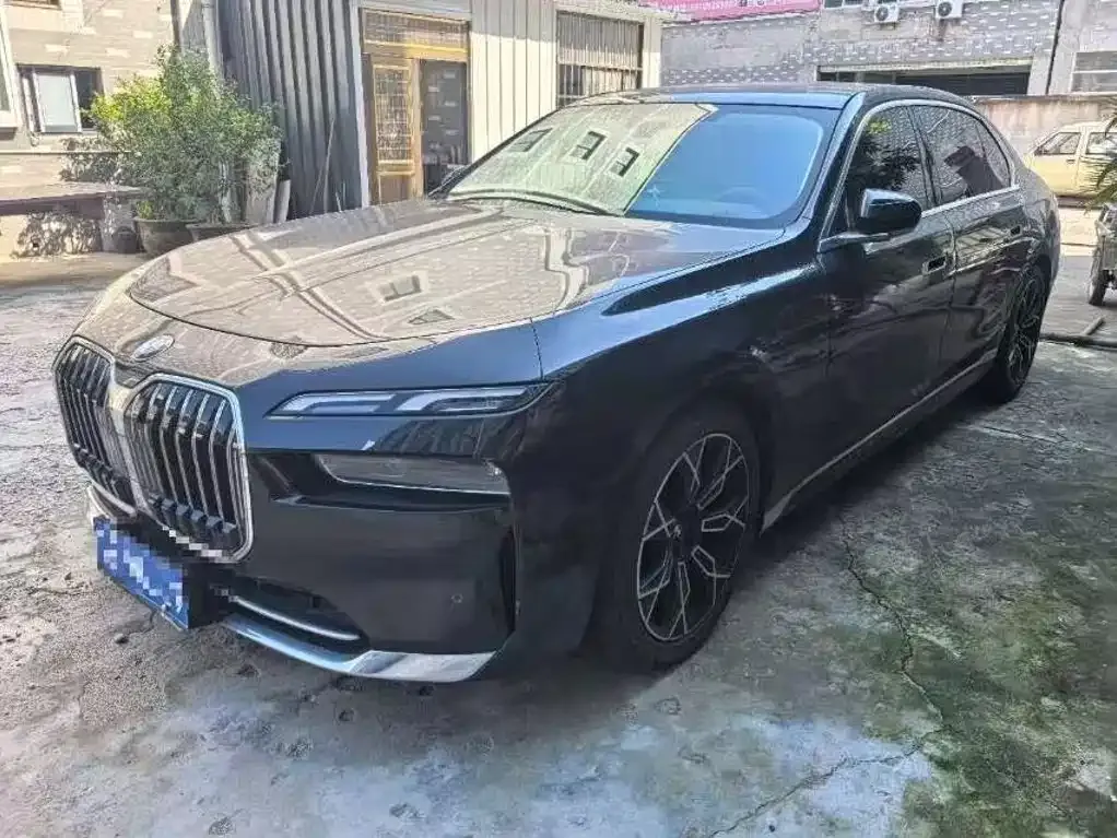 2023 BMW 7 Series 735Li Luxury Package
