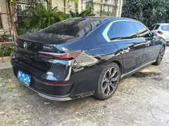 2023 BMW 7 Series 735Li Luxury Package, чёрный — фото 4