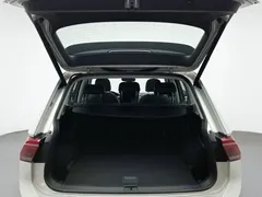 2023 Volkswagen Tiguan L 330TSI AT 2WD R-Line — фото 16