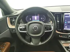 2022 Volvo XC60 4WD Luxury, чёрный — фото 11