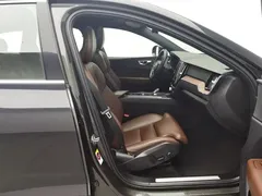 2022 Volvo XC60 4WD Luxury, чёрный — фото 23