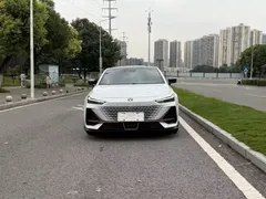 2023 Changan UNI-V 1.5T Sport, белый — фото 2