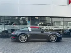 2022 Porsche 911 Targa 4 3.0T, чёрный — фото 4