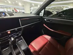 2022 Porsche Macan 2.0T — фото 6