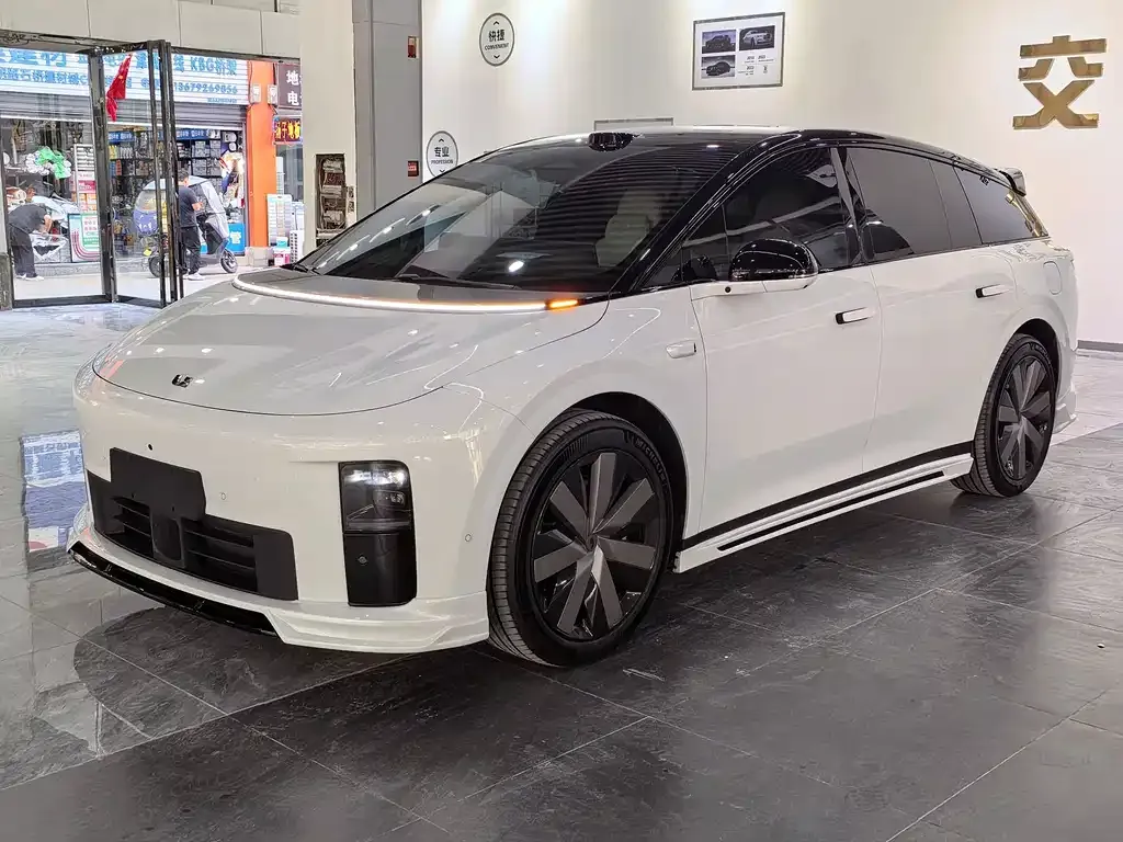 2025 Li Auto i6 4WD Standard