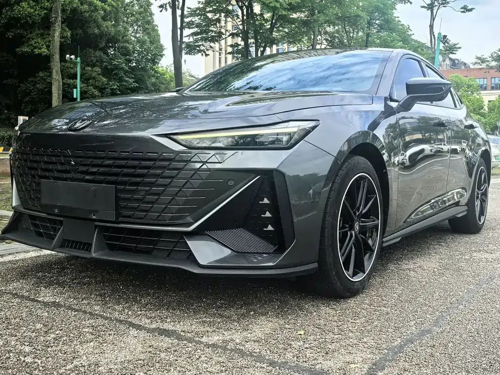 2022 Changan UNI-V 1.5T Premium