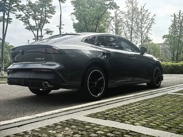 2022 Changan UNI-V 1.5T Premium