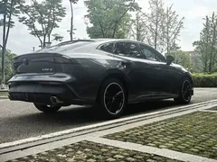 2022 Changan UNI-V 1.5T Premium — фото 3