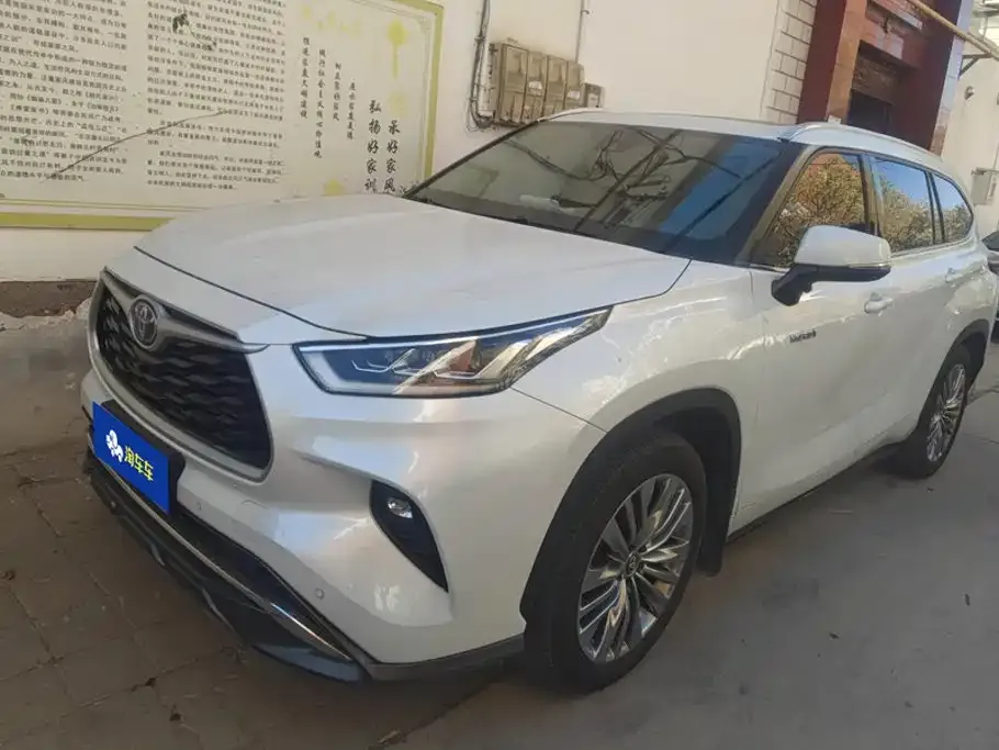 2022 Toyota Highlander Hybrid 2.5L 4WD Premium 7-seat