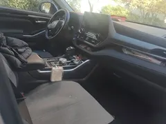 2022 Toyota Highlander Hybrid 2.5L 4WD Premium 7-seat, белый — фото 8
