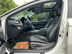 2021 Toyota Camry Hybrid 2.5HS Fashion, белый — фото 3
