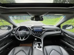 2021 Toyota Camry Hybrid 2.5HS Fashion, белый — фото 5