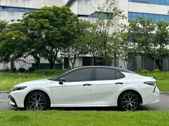 2021 Toyota Camry Hybrid 2.5HS Fashion, белый — фото 6