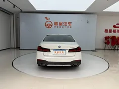 2022 BMW 5 Series 530Li xDrive M Sport Package, белый — фото 5