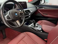 2022 BMW 5 Series 530Li xDrive M Sport Package, белый — фото 13