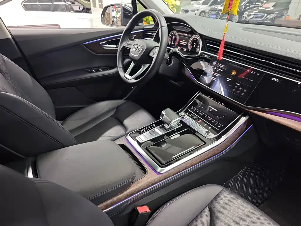 2023 Audi Q7 55 TFSI quattro S line Sport