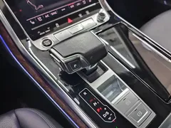 2023 Audi Q7 55 TFSI quattro S line Sport, чёрный — фото 14