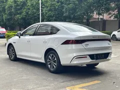 2024 BYD Qin PLUS Honor DM-i PHEV 55km Leading, белый — фото 6