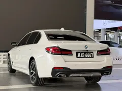 2021 BMW 5 Series 530Li Premium M Sport Package, белый — фото 7